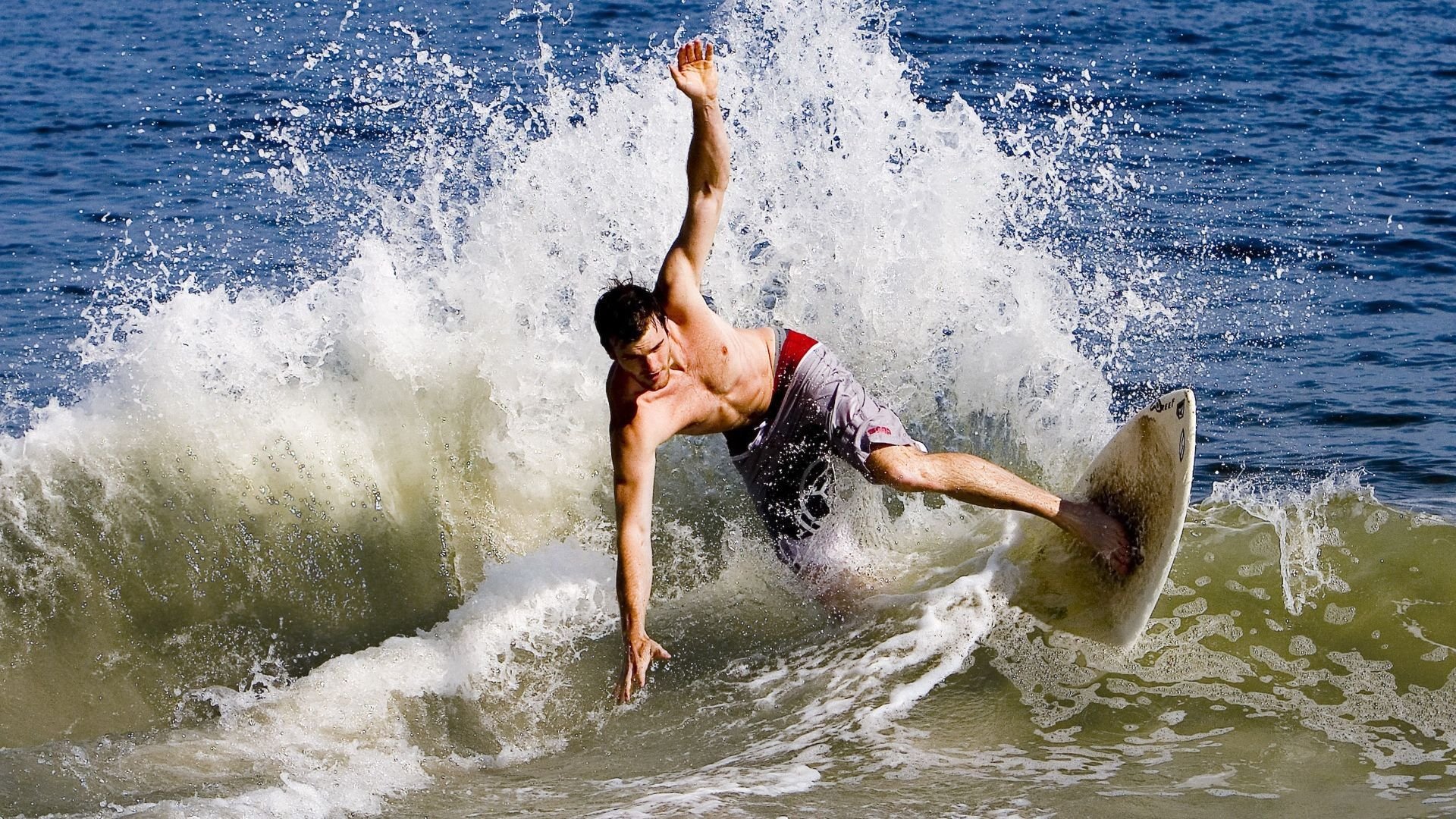 国际铁人三项赛事挑战极限耐力，铁人三项世界锦标赛